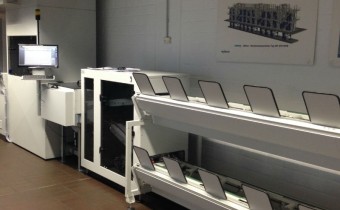 Doppelstockstapler mit Elevator und Verteiler